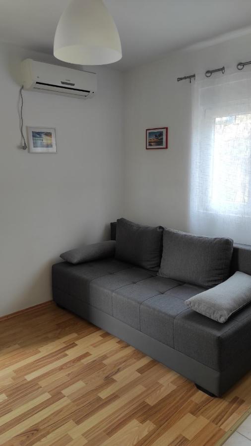 Apartmani Knezevic Posedarje Eksteriør billede