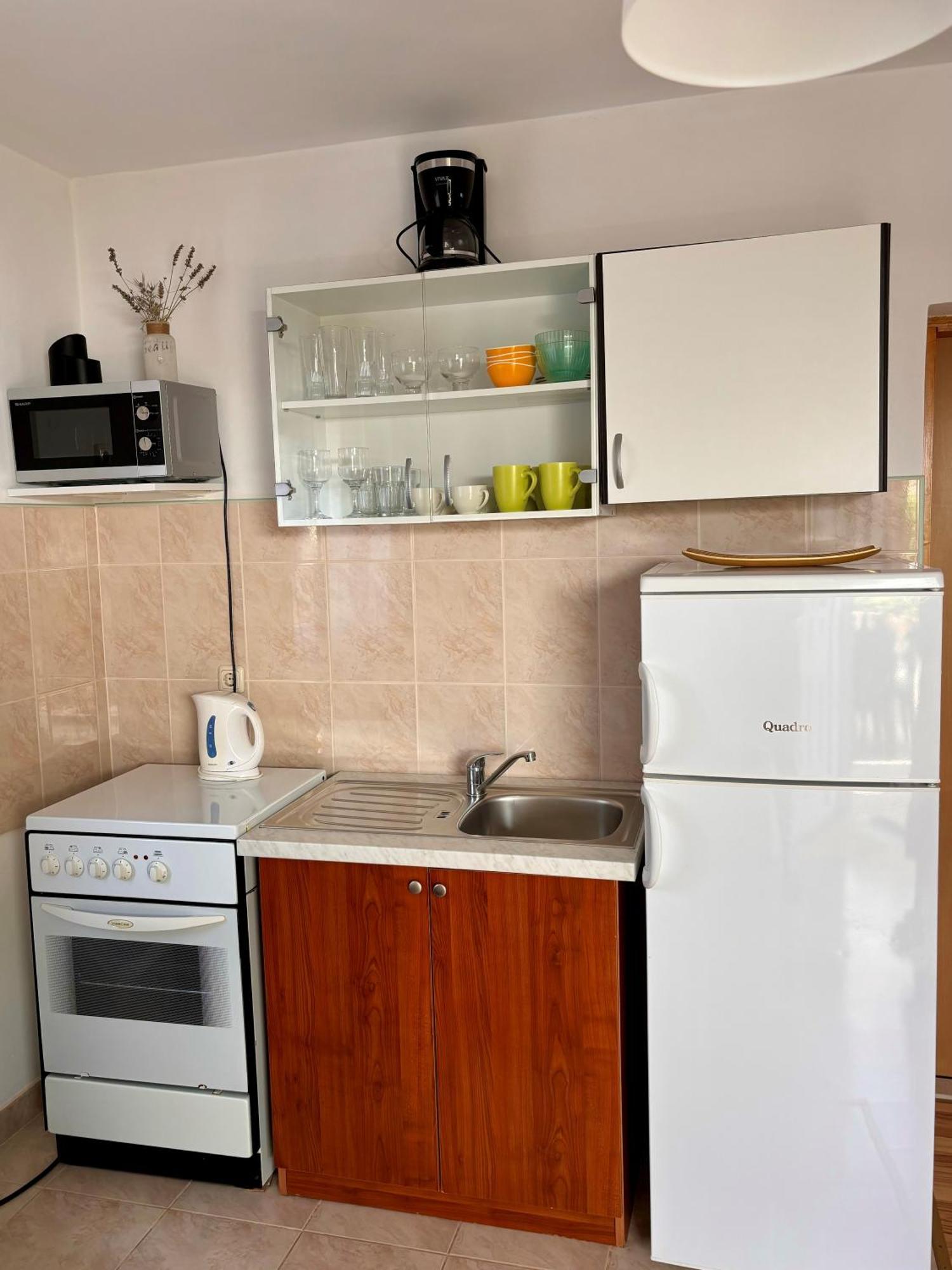 Apartmani Knezevic Posedarje Eksteriør billede