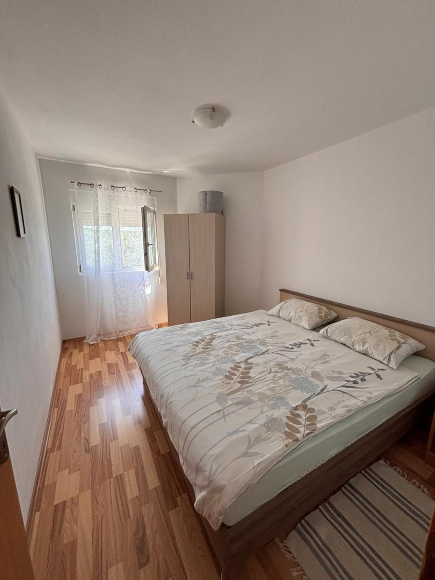 Apartmani Knezevic Posedarje Eksteriør billede